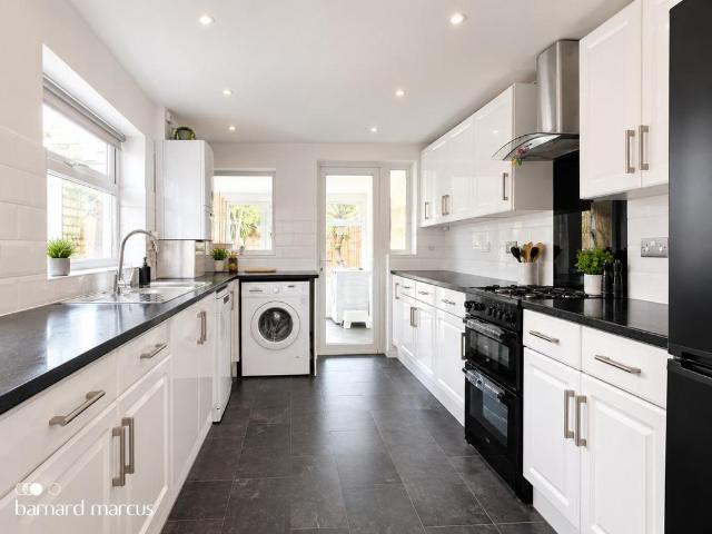 Morland Road, CROYDON 3 bed house to rent £2,400 pcm £554 pw