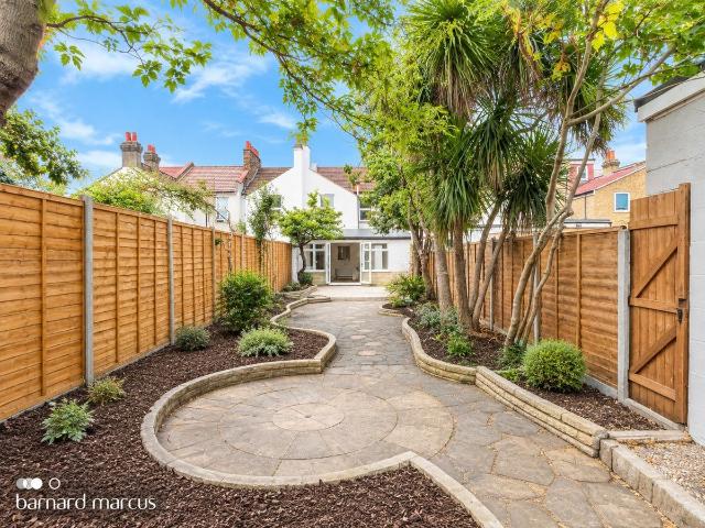 Morland Road, Croydon CR0, 3 bed property to rent, £2,400 pcm | PrimeLocation