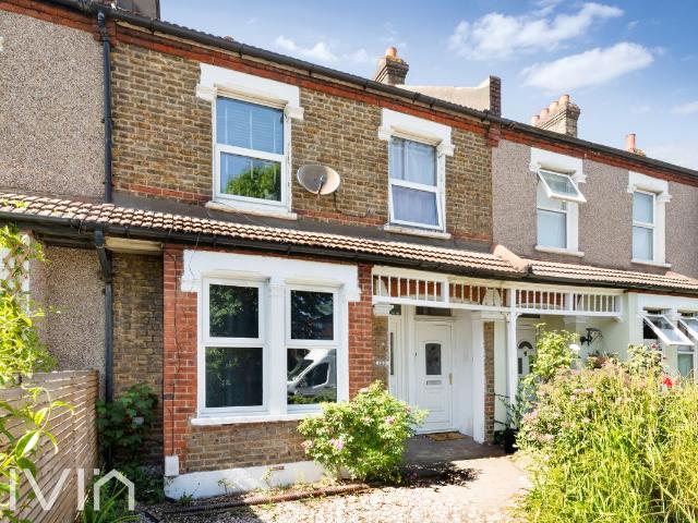 Morland Road, Addiscombe, Croydon CR0, 2 bed maisonette to rent, £1,500 pcm | PrimeLocation