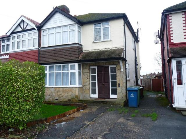 Morley Crescent East, London, HA7 2LG, United Kingdom | 3 bed duplex for rent #139543889 | Rentberry