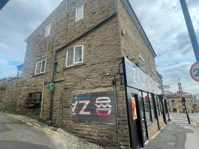 Morley Street, Bradford BD7, 3 bed flat to rent, £650 pcm | PrimeLocation