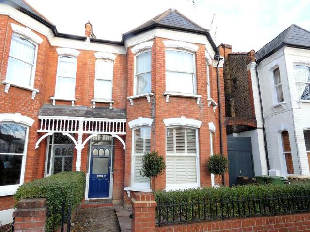 Morley Road, Twickenham, TW1 3 bed apartment to rent £3,500 pcm £808 pw