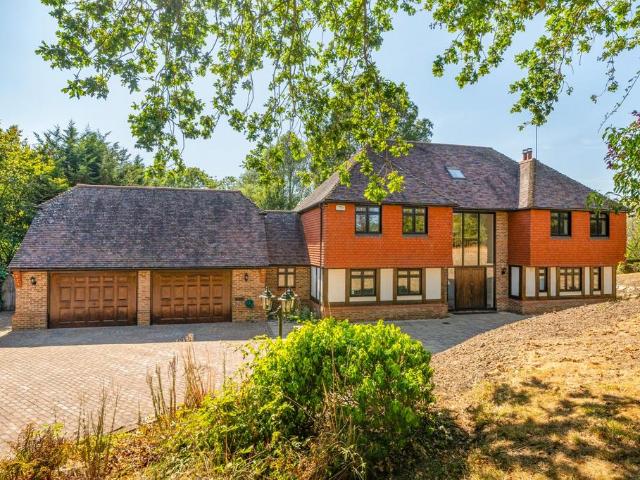 Morleys Road, Weald, Sevenoaks, Kent. 6 bed detached house to rent £6,500 pcm £1,500 pw