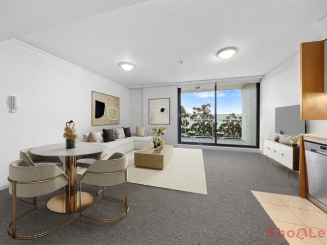 Morning Light, Open Views and Floor to Ceiling Windows