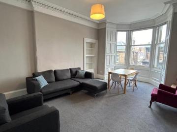 Morningside Road, Edinburgh, EH10 3 bed flat to rent £2,400 pcm £554 pw