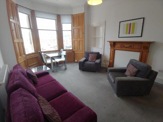 Morningside Road, Edinburgh, EH10 4 bed flat to rent £2,995 pcm £691 pw