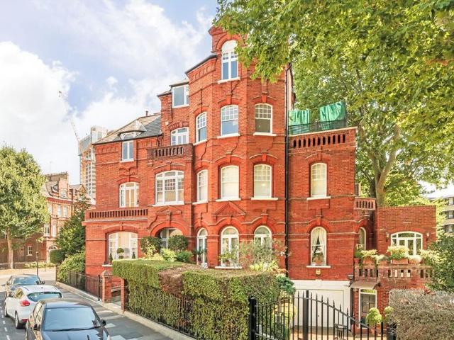 Mornington Avenue, London W14 3 bed flat to rent £4,250 pcm £981 pw