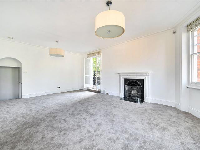 Mornington Avenue, London W14, 3 bed flat to rent, £4,500 pcm | PrimeLocation