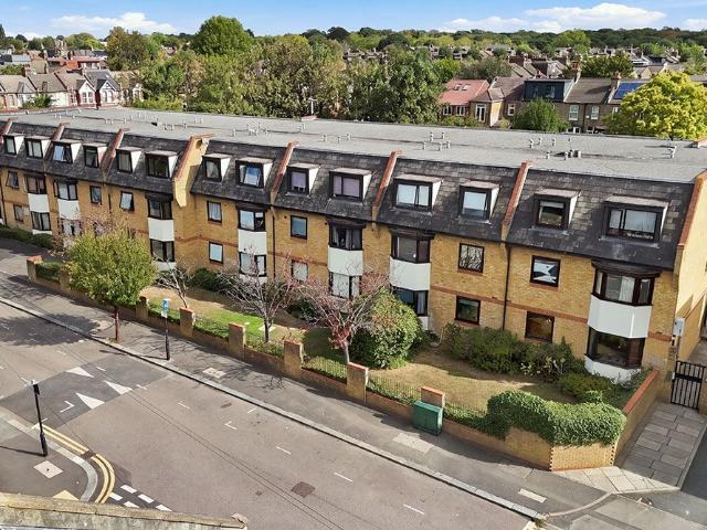 Mornington Road, Leytonstone E11, 1 bed flat to rent, £1,500 pcm | PrimeLocation