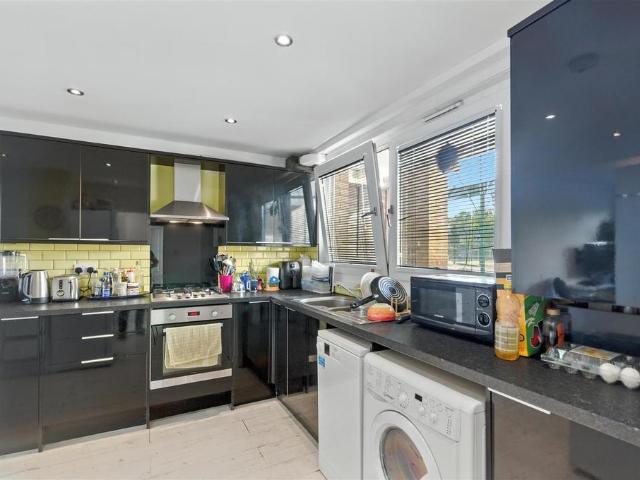 Morpeth Street, London E2 4 bed maisonette to rent £3,999 pcm £923 pw