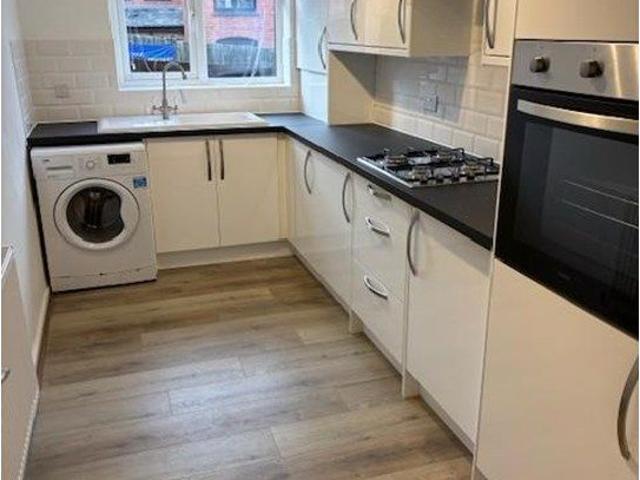 Morris Court, Redhill RH1, 2 bed flat to rent, £1,550 pcm | PrimeLocation