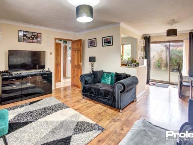 Morris Close, Stoke Holy Cross, Norfolk, NR14 8LL