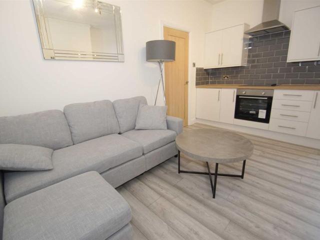 Morris Lane, Kirkstall, Leeds LS5, 1 bed flat to rent, £775 pcm | PrimeLocation