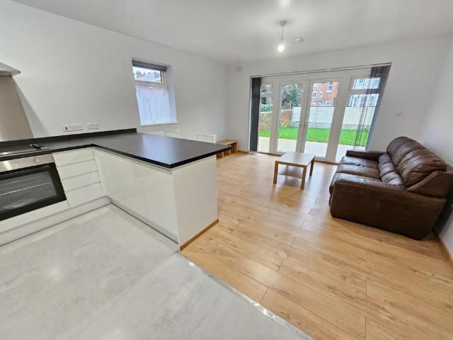Morris Road, SOUTHAMPTON 1 bed flat to rent £1,250 pcm £288 pw