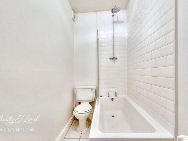 Morrish Road, London, SW2 4EB, United Kingdom | 2 bed apartment for rent #111660418 | Rentberry