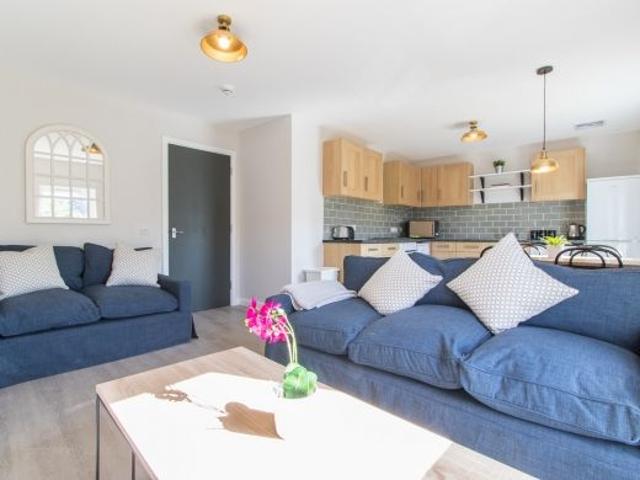 Morrison Circus, Edinburgh EH3, 4 bed flat to rent, £910 pppm | PrimeLocation