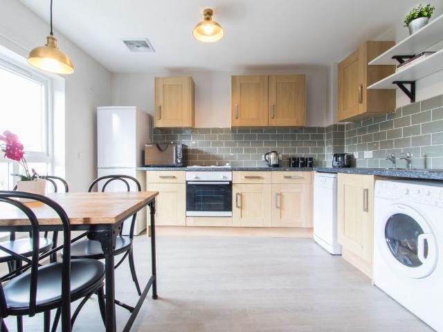 Morrison Circus, Edinburgh EH3, 4 bed flat to rent, £931 pppm | PrimeLocation