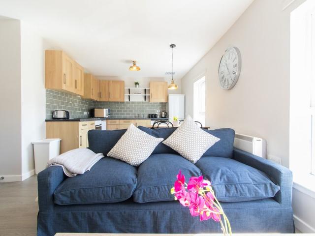 Morrison Circus, Edinburgh EH3, 4 bed flat to rent, £931 pppm | PrimeLocation