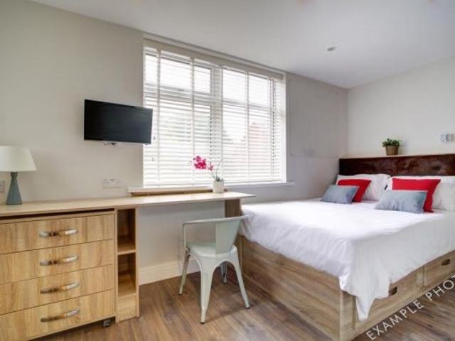 Morrison Circus, Edinburgh EH3, 4 bed flat to rent, £932 pppm | PrimeLocation
