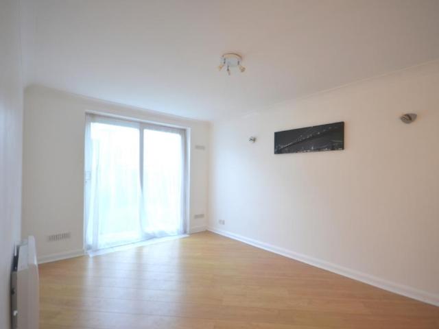 Morse Close, Harefield, UB9 1 bed flat to rent £1,350 pcm £312 pw
