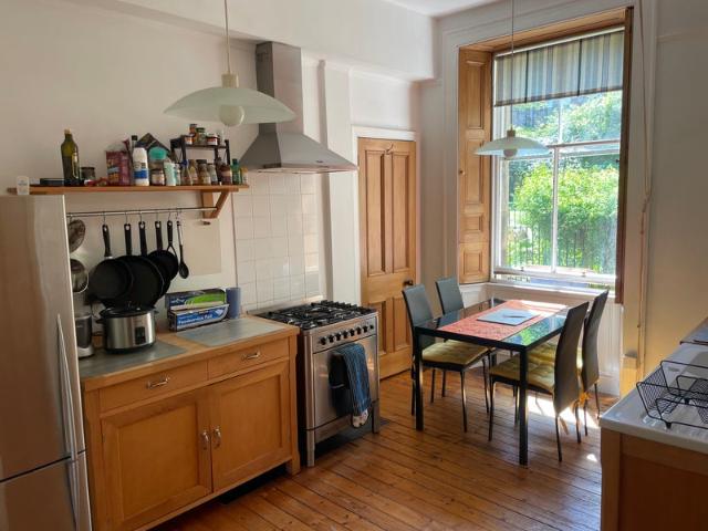 Most bills inc. stunning main door 3 bed flat