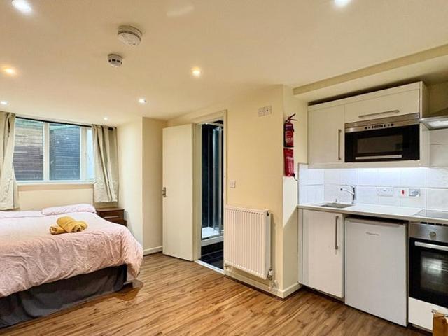 Most Bills Included Large Studio in Willesden Gre