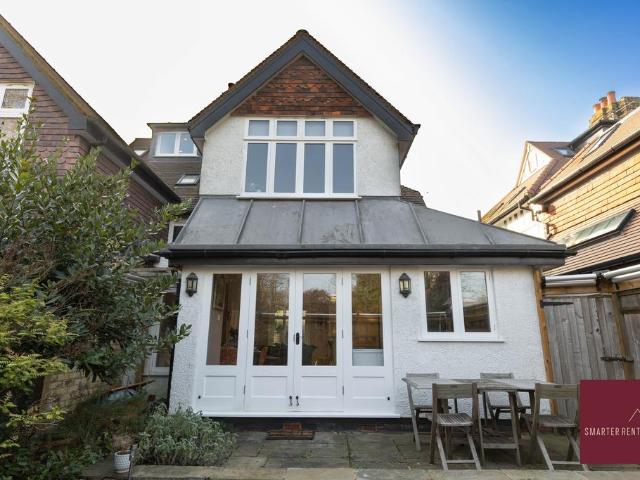 Mostyn Road, London SW19 3 bed house to rent £5,400 pcm £1,246 pw