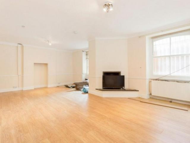 Moscow Road, London W2, 3 bed flat to rent, £5,500 pcm | PrimeLocation