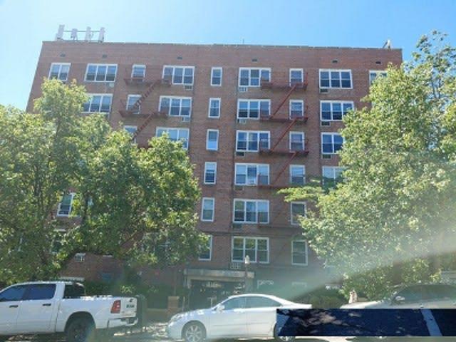 Mosholu Ave Apt 6a