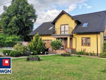 Urokliwy dom 126,5 m2 z ogrodem i garażem w Moskorzynie