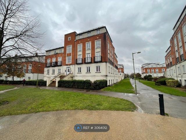 Mosquito Way, Hatfield AL10, 3 bed flat to rent, £1,700 pcm | PrimeLocation