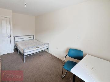 Mosquito Way, Hatfield AL10 3 bed flat to rent £1,700 pcm £392 pw