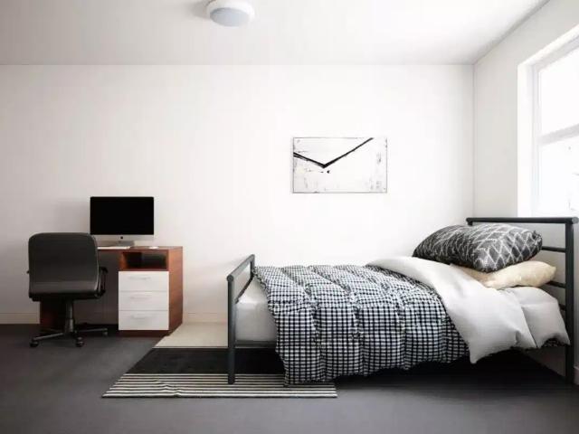 Moss Court, Manchester Has an Apartment