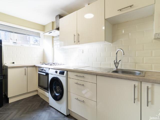 Moss House Close, Birmingham, B15
