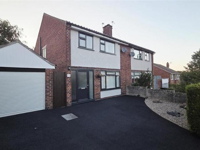 Moss Lane, Cuddington, Northwich 3 bed semi detached house to rent £1,495 pcm £345 pw