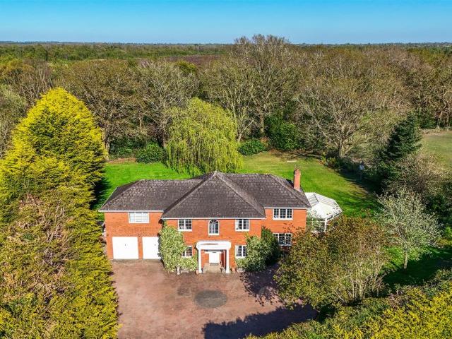 Moss Lane, Bettisfield. 5 bed detached house to rent £2,000 pcm £462 pw