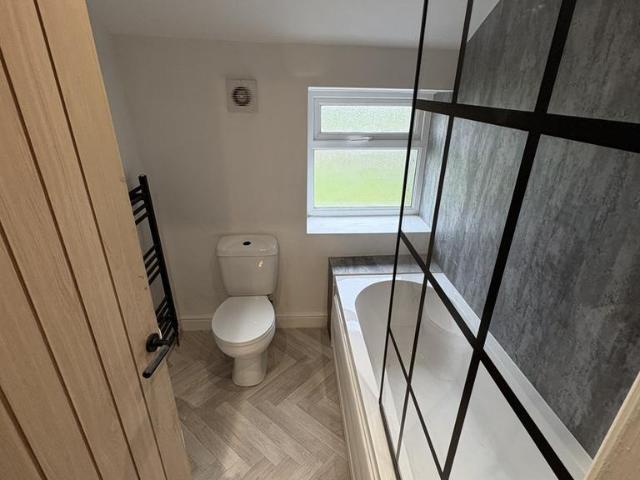 Moss Lane, Blackburn, BB1 2DX 3 bed terraced house to rent £1,050 pcm £242 pw