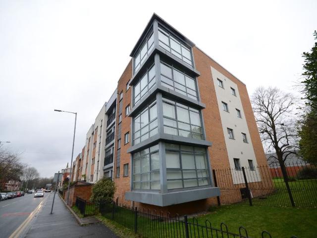 Moss Lane East, Manchester M14, 2 bed flat to rent, £1,150 pcm | PrimeLocation