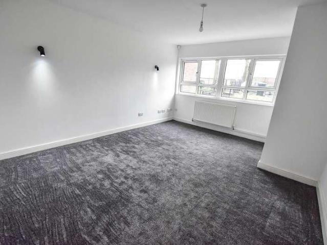 Moss Lane, Whitefield, M45