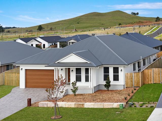Moss Vale, 15 Wisteria Street