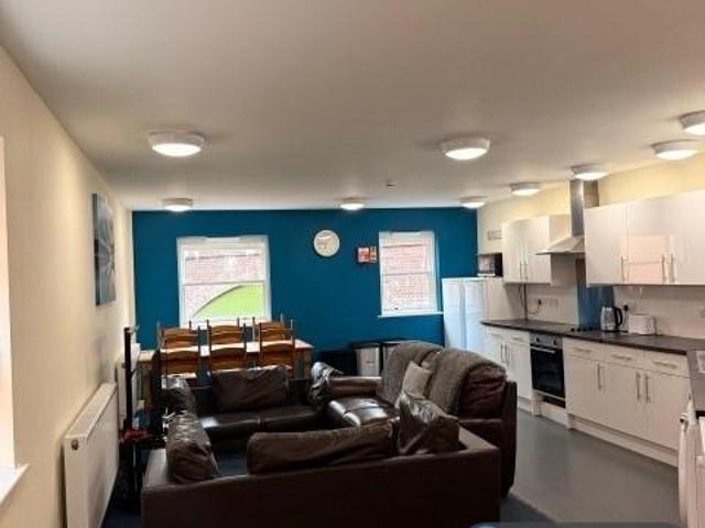 Moss Yard, Leamington Spa, CV31 5 bed flat to rent £3,665 pcm £846 pw