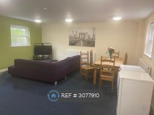 Moss Yard, Leamington Spa CV31, 6 bed flat to rent, £4,368 pcm | PrimeLocation