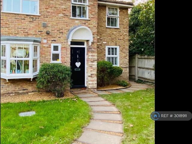 Mossfield, Cobham, KT11 1 bed in a house share to rent £740 pcm £171 pw
