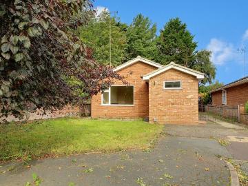 Mossfield Close, Norwich NR1, 3 bed detached bungalow to rent, £1,200 pcm | PrimeLocation