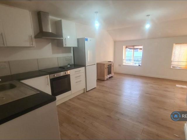 Mote Road, Maidstone, ME15 2 bed flat to rent £1,350 pcm £312 pw