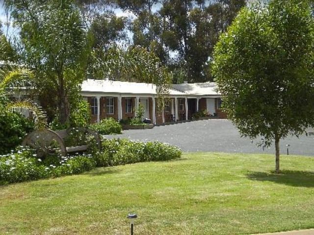 Motel for Sale 24 Units in the Heart of Town Northern Riverina Region