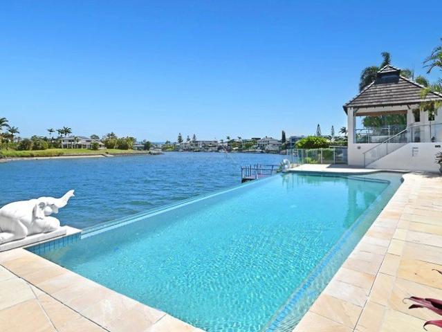 MOTIVATED SELLER | DISREGARD PREVIOUS PRICE GUIDES | OWNER WILL MEET THE MARKET