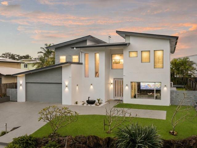 Motivated Sellers! Large Family home in elevated position