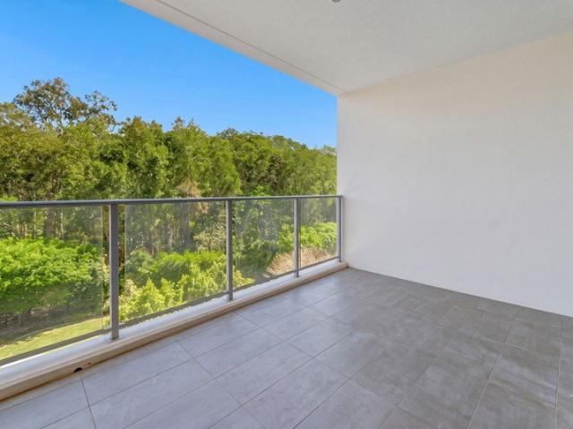 Motivated Sellers Resort Style Living in Sought After Southlakes At Varsity