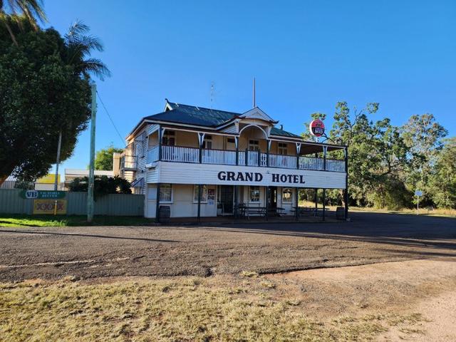 CLASSIC QUEENSLAND PUB MOTIVATED VENDOR, OWNER SAYS SELL! 105HF